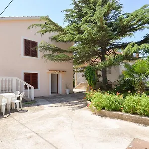 Nora Apartament