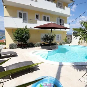 Apartament Sakal 